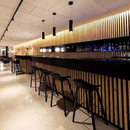 酒店 Raval House
