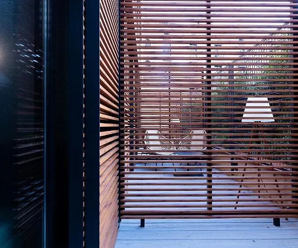 Raval House 3*