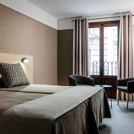 Raval House 호텔