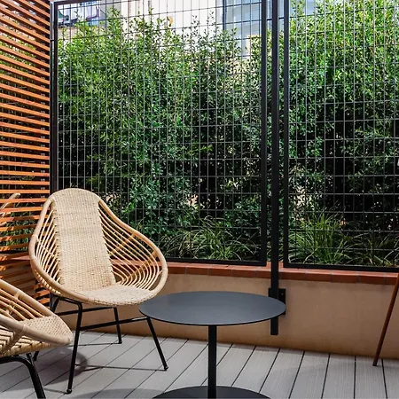 Raval House Hotell 3*