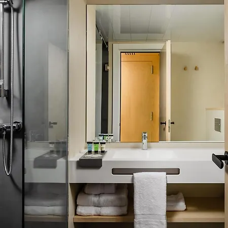 Raval House 3*