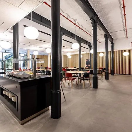 Raval House Отель 3*