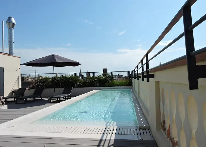 Raval House Szálloda