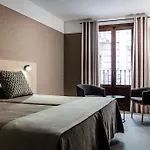 Raval House Hotel