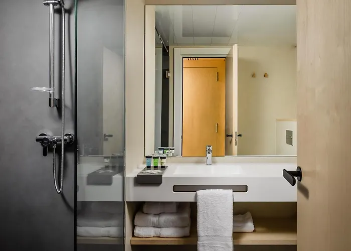 Raval House 3*