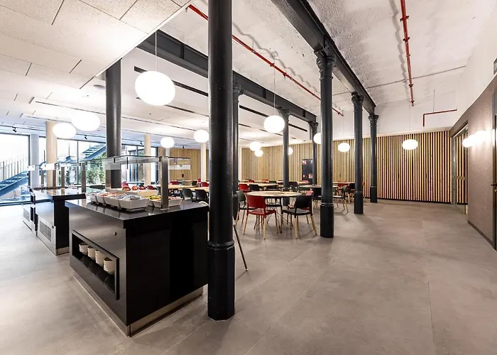 Raval House Hotel 3*